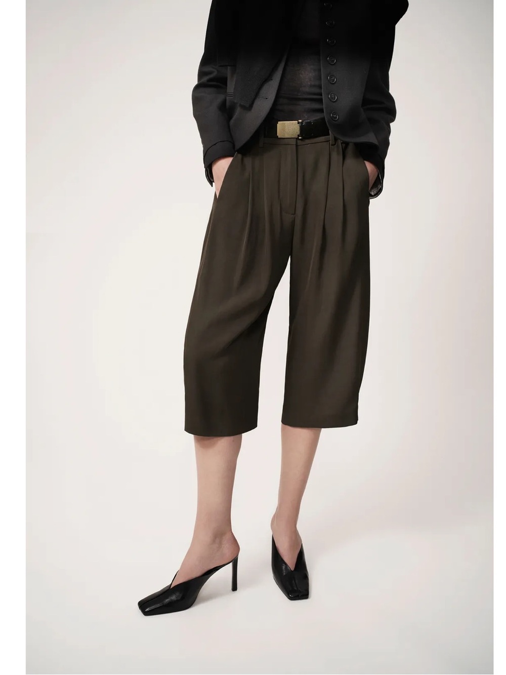 ZARA PLEATED BERMUDA SHORTS - THE ITEM